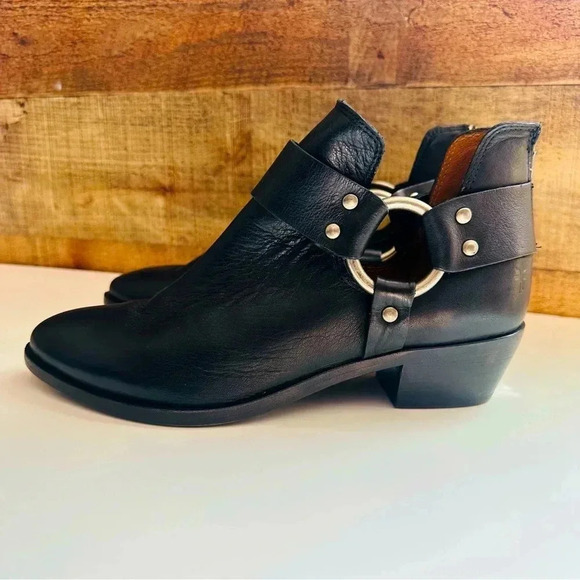 NWOT Frye Ray Harness Back Zip Leather Ankle Booties - Picture 3 of 10